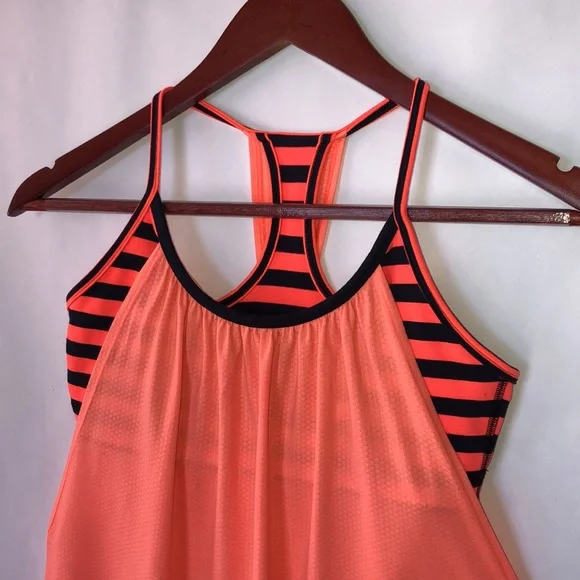 Lululemon no limits tank size 6 - Picture 6 of 12